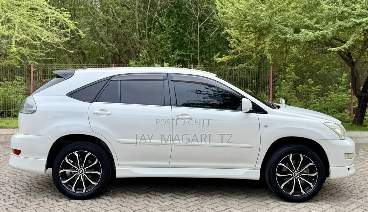 Toyota Harrier 2005 White