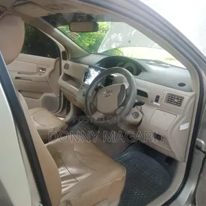 Toyota Raum 2006 Silver