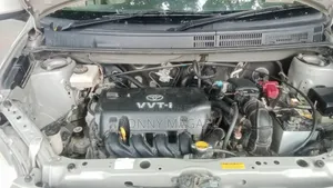 Toyota Raum 2006 Silver