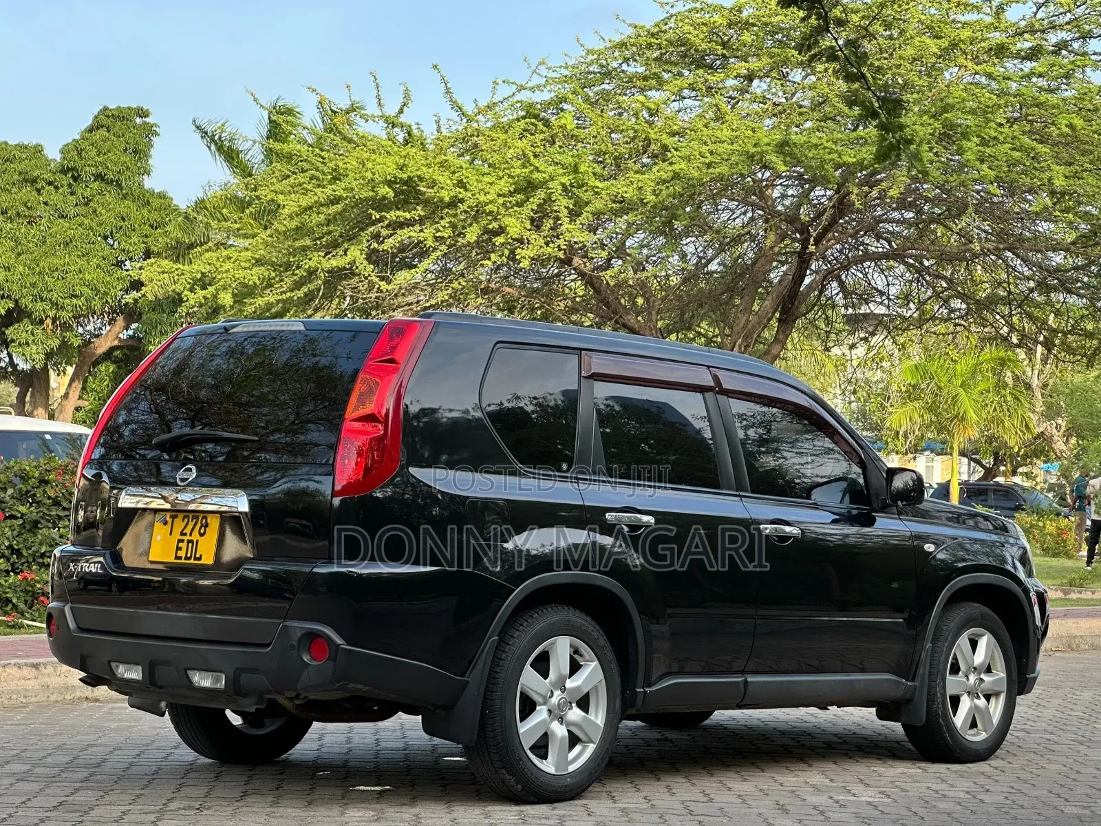 Nissan X-Trail 2.0 Petrol XE 2009 Black