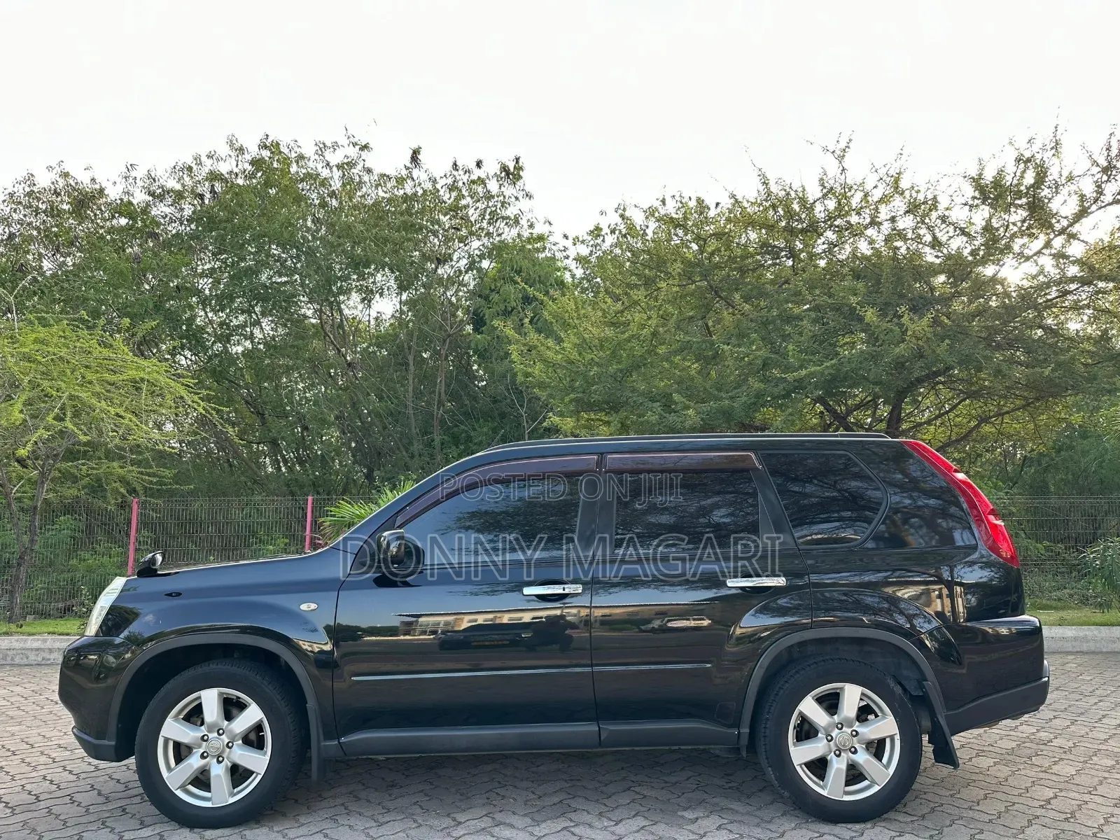 Nissan X-Trail 2.0 Petrol XE 2009 Black
