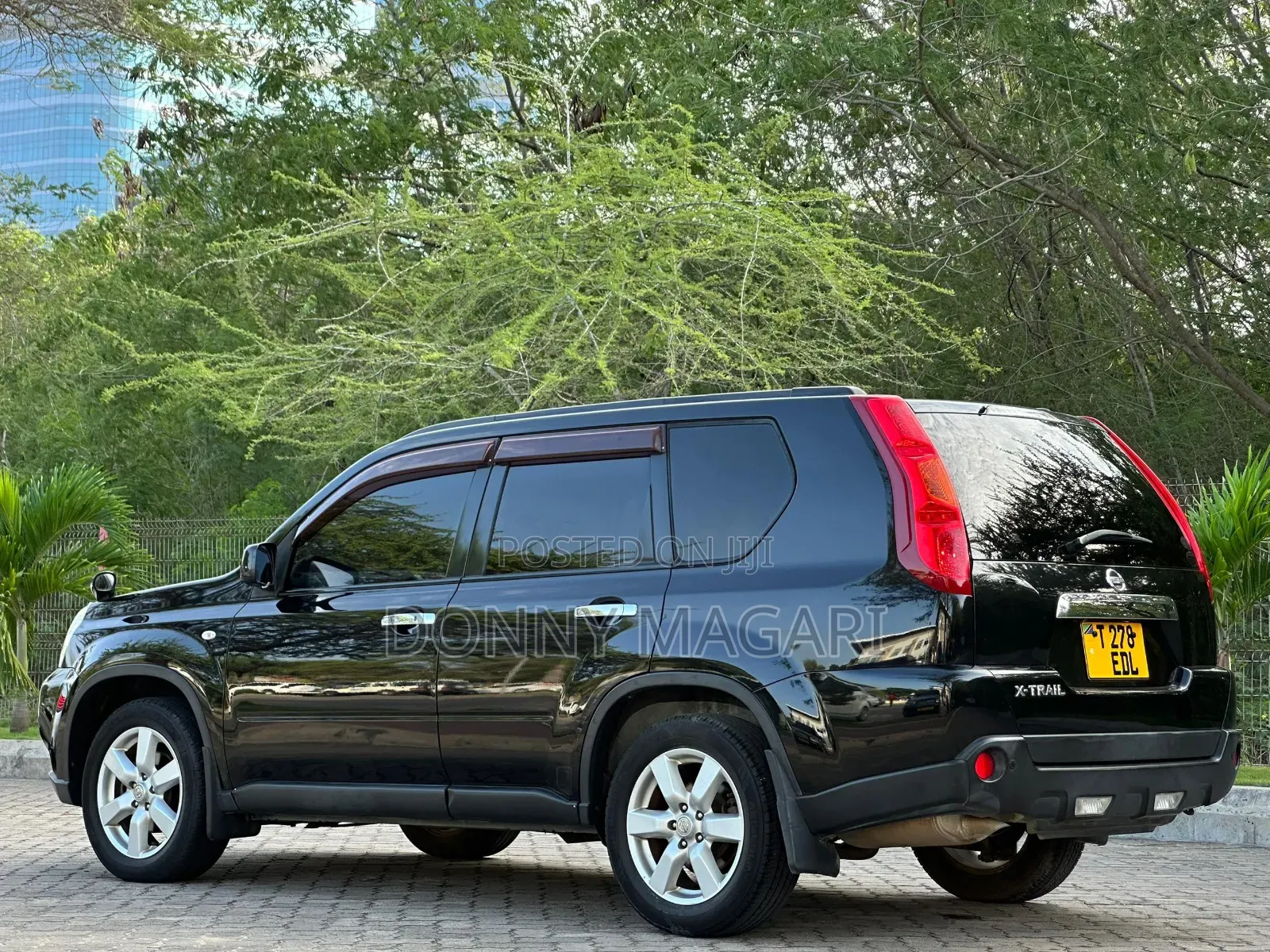Nissan X-Trail 2.0 Petrol XE 2009 Black