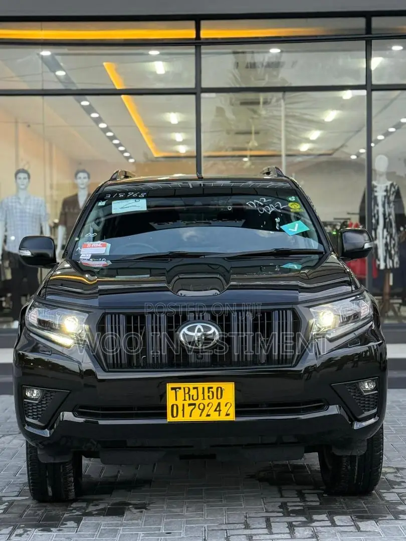 Toyota Land Cruiser Prado 2024 Black