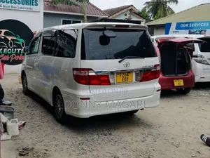 Toyota Alphard 2.4 Petrol AWD 2004 White