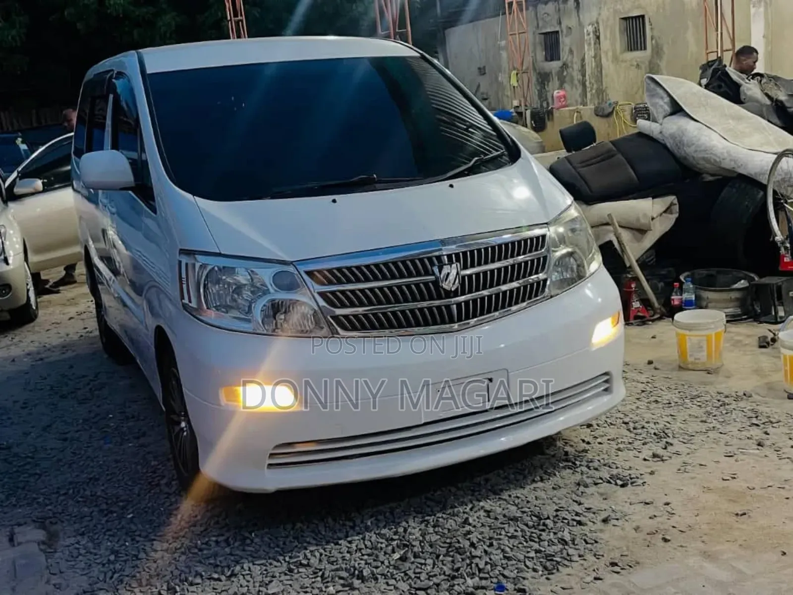 Toyota Alphard 2.4 Petrol AWD 2004 White