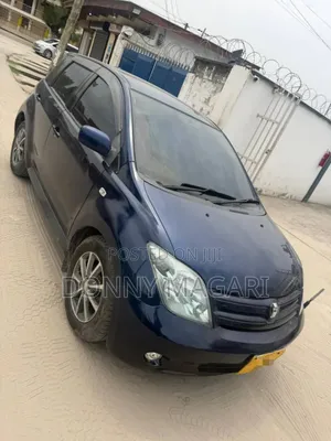 Toyota IST 2004 Blue