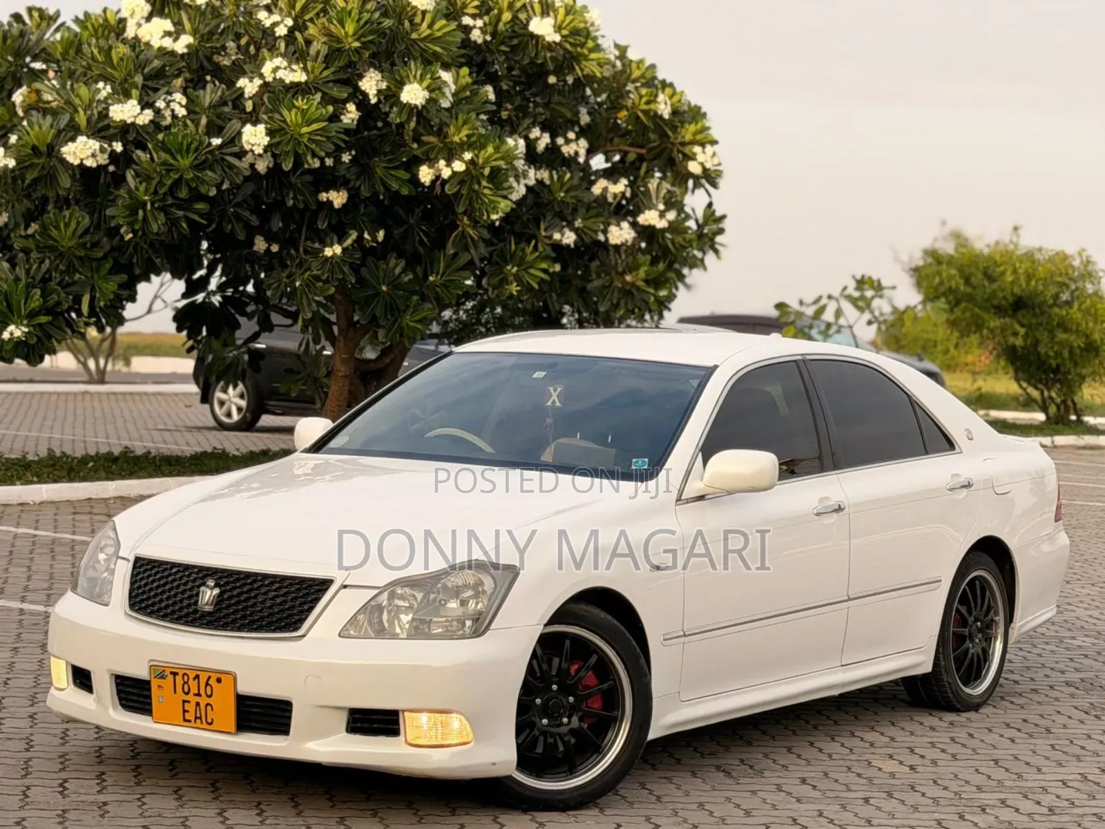 Toyota Crown 2006 White