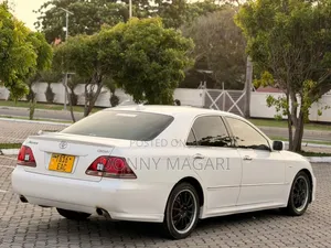 Toyota Crown 2006 White