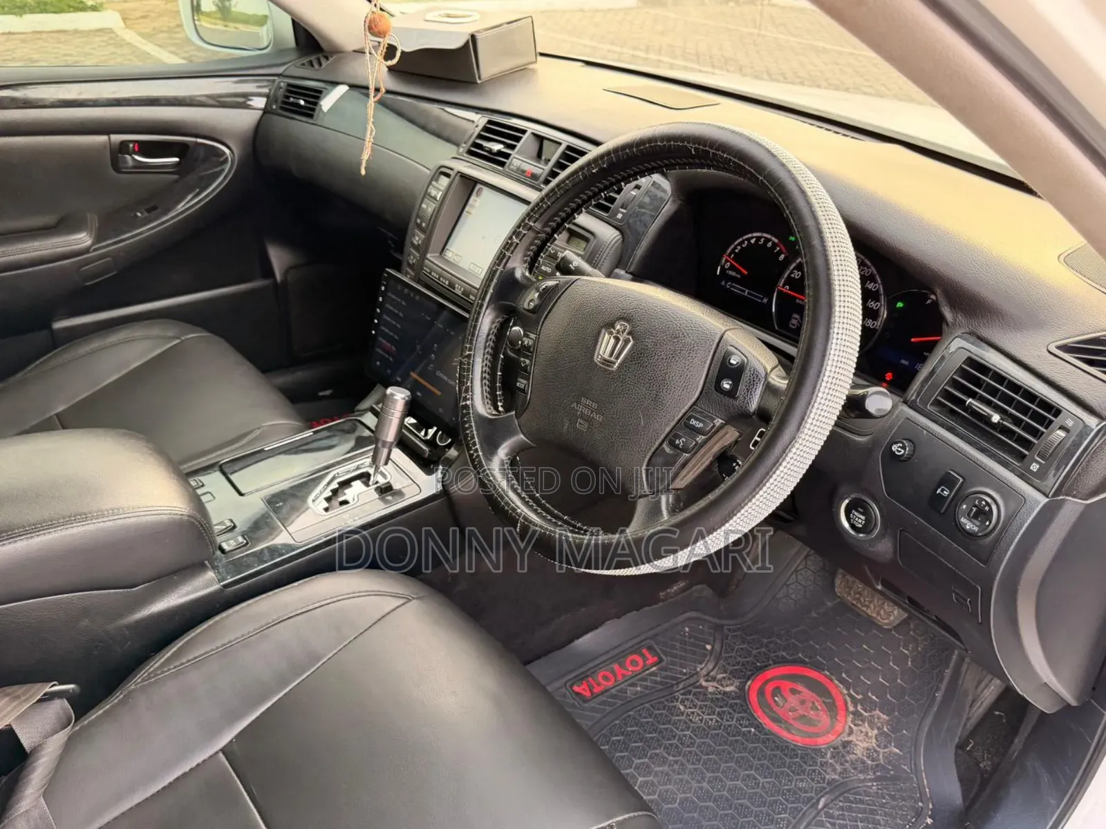 Toyota Crown 2006 White