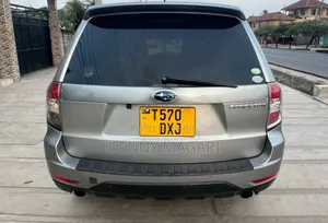 Subaru Forester 2.0D X 2010 Silver
