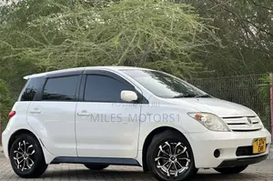 Toyota IST 2004 White