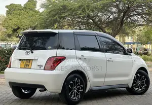 Toyota IST 2004 White