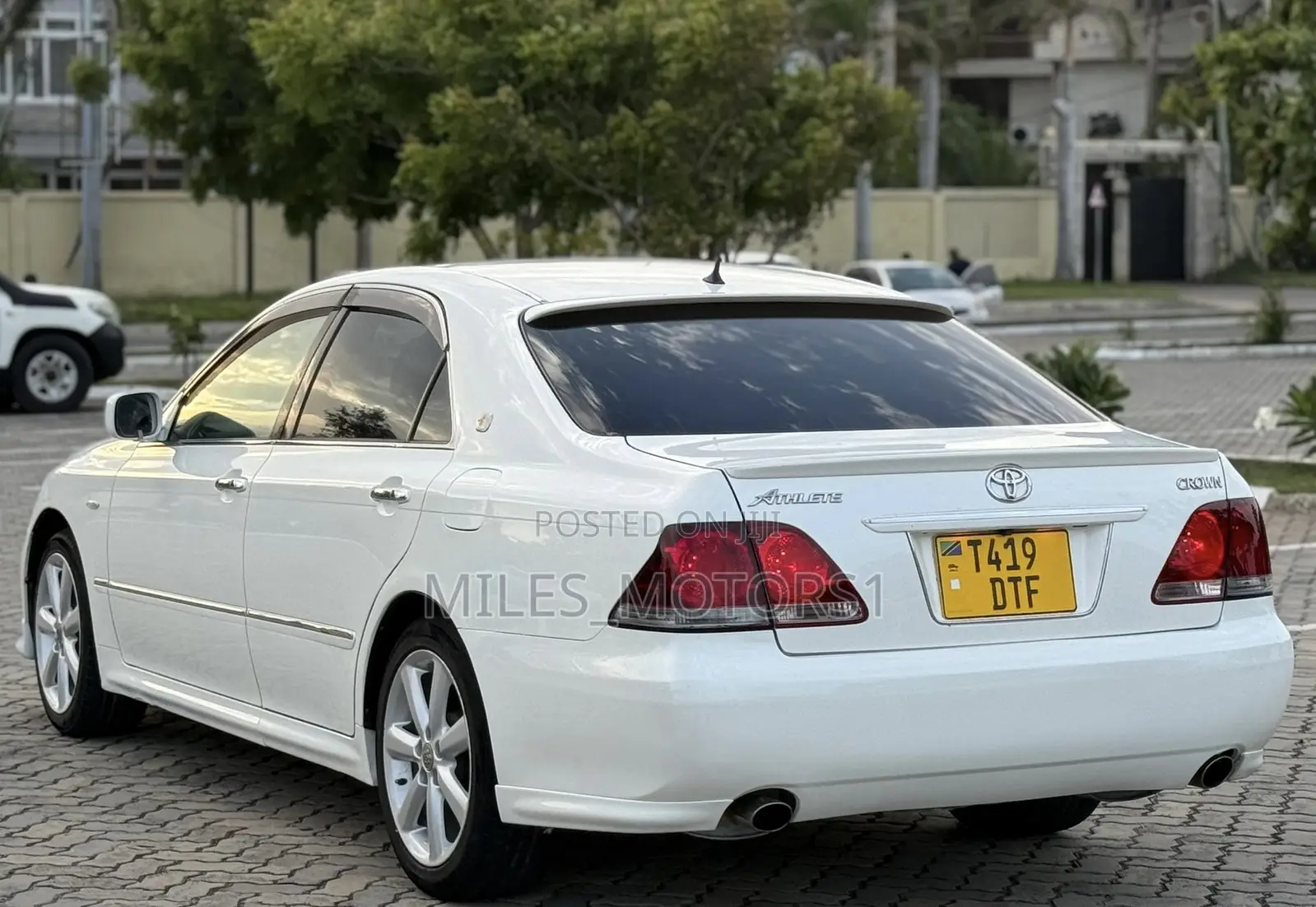 Toyota Crown 2006 White