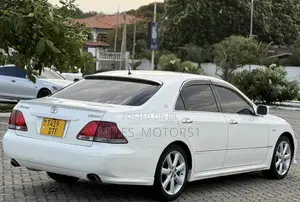 Toyota Crown 2006 White