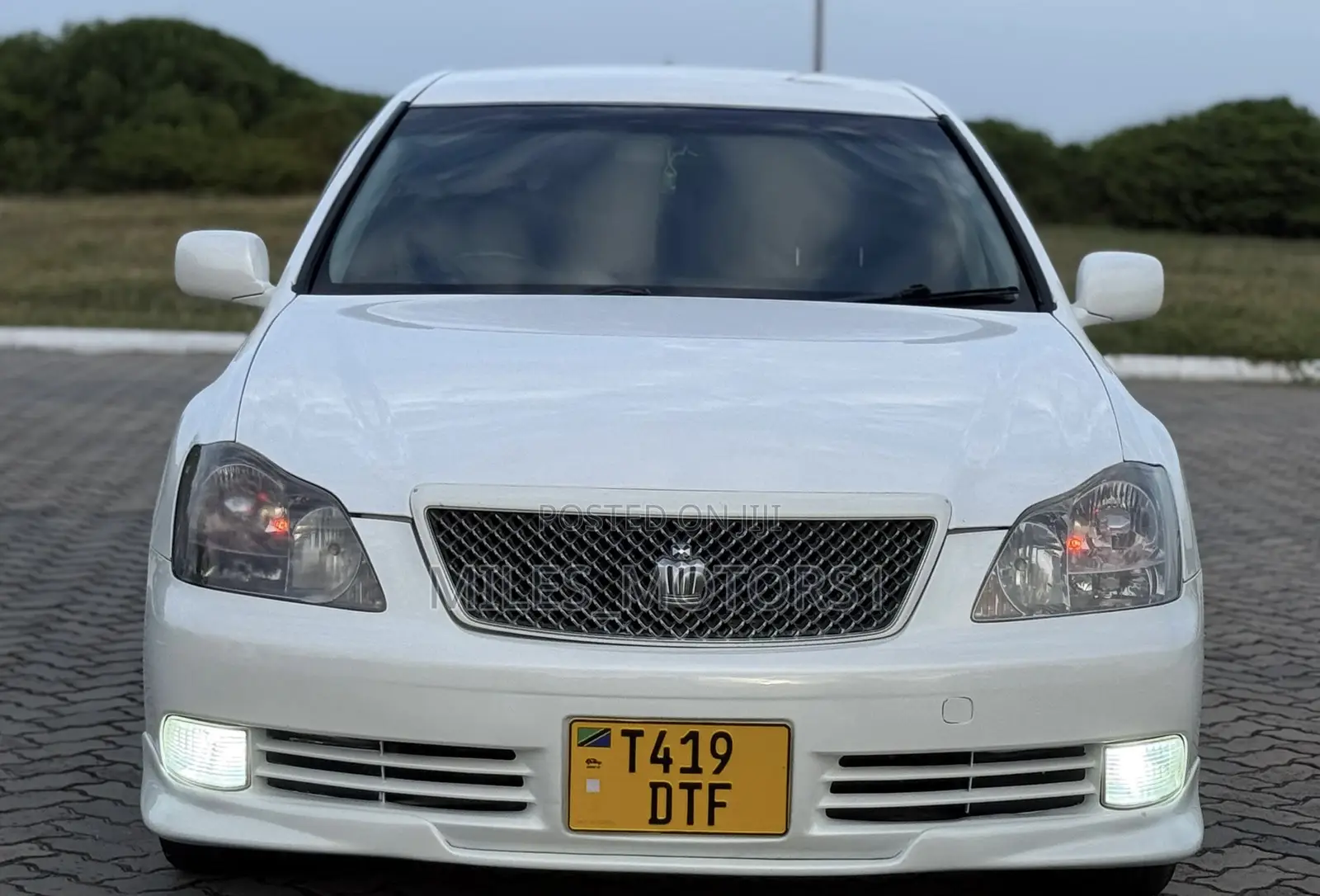 Toyota Crown 2006 White