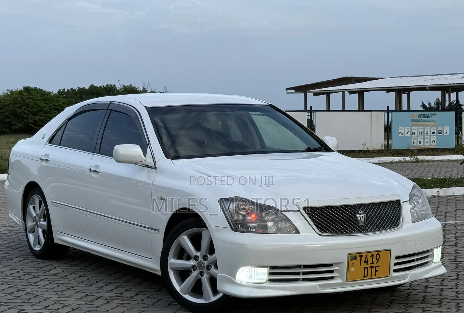 Toyota Crown 2006 White