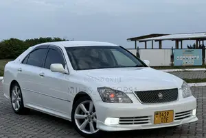 Toyota Crown 2006 White