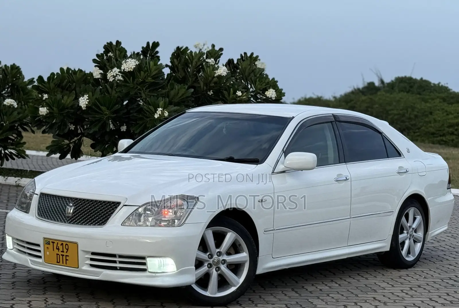 Toyota Crown 2006 White