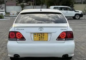 Toyota Crown 2006 White