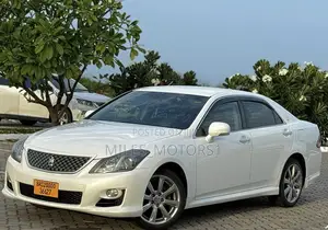 Toyota Crown 2010 White