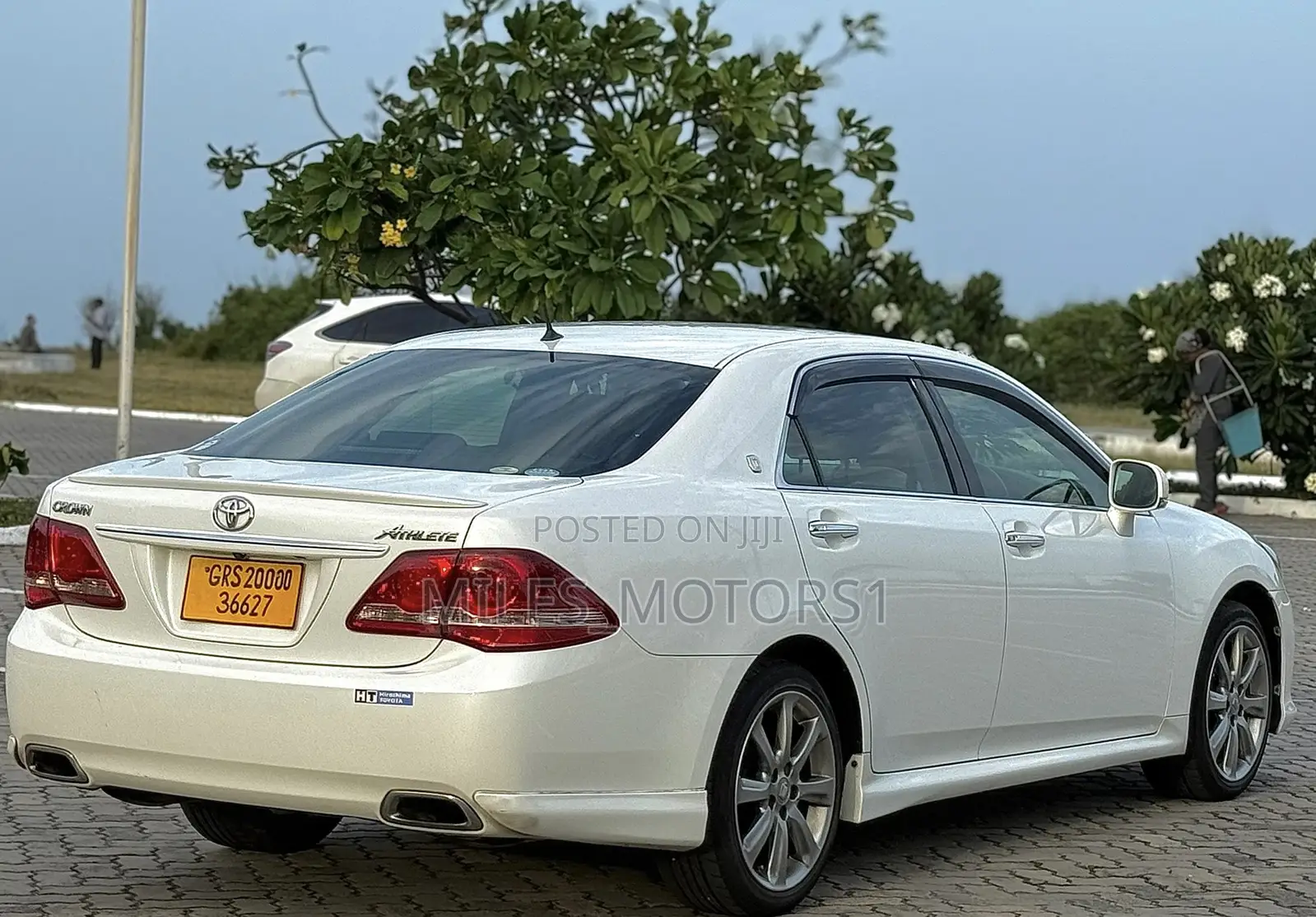 Toyota Crown 2010 White