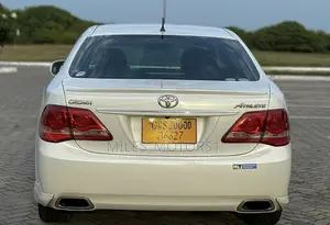 Toyota Crown 2010 White