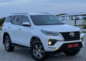 Toyota Fortuner 2022 White