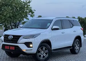 Toyota Fortuner 2022 White