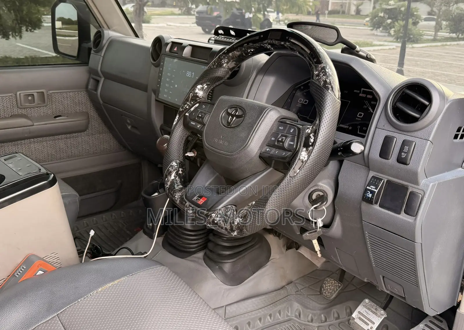 Toyota Land Cruiser 2016 White