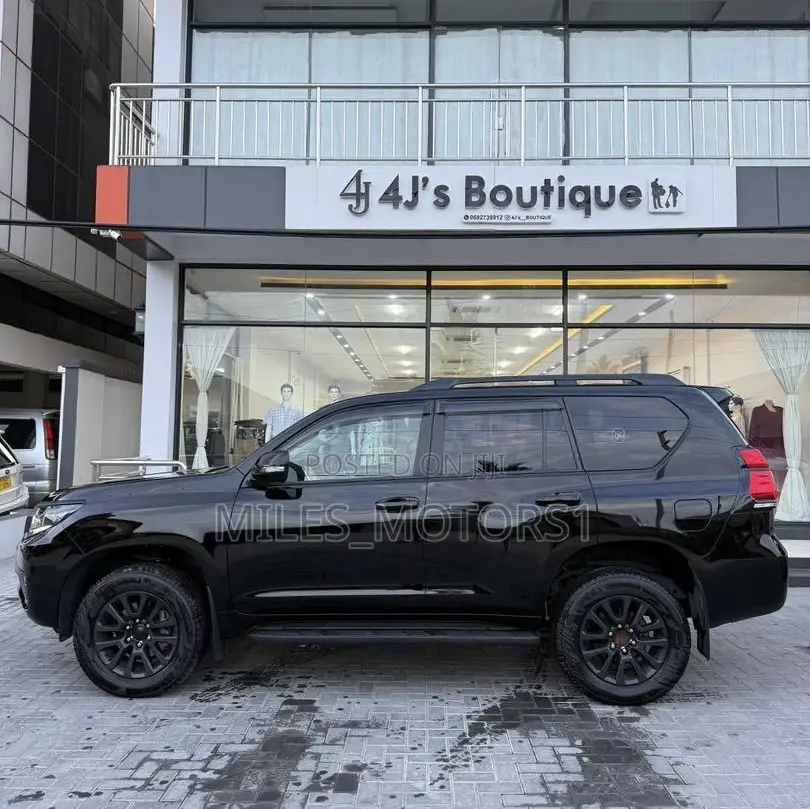 Toyota Land Cruiser Prado 2024 Black