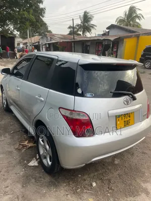 Toyota IST 2005 Silver