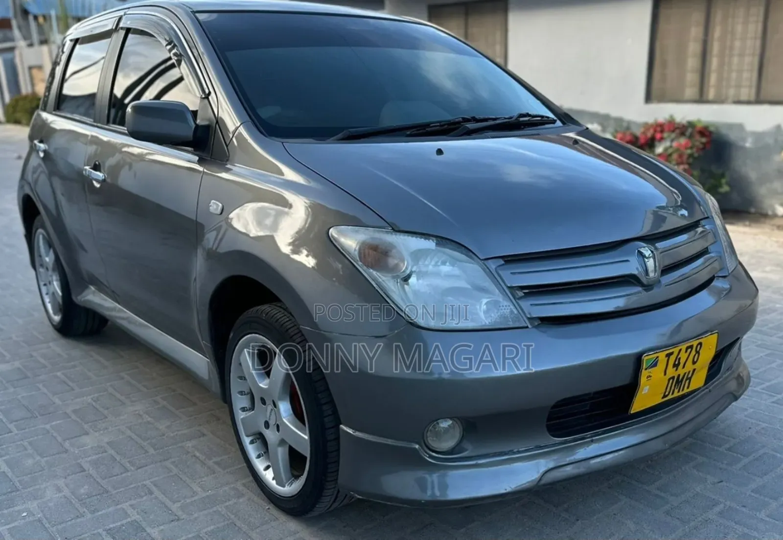 Toyota IST 2005 Gray