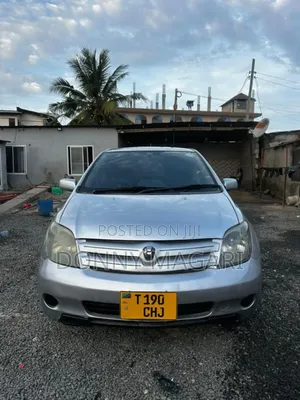 Toyota IST 2005 Silver