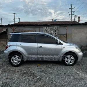 Toyota IST 2005 Silver