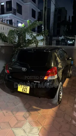 Toyota Vitz 1.0 FWD 3dr 2007 Black