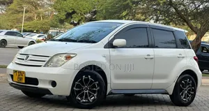 Toyota IST 2004 White
