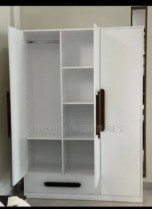 Kabati La Nguo Milango Mitatu