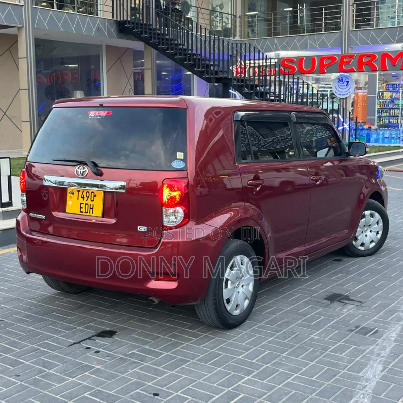 Toyota Corolla Rumion Hatchback 1.5 FWD 2010 Maroon