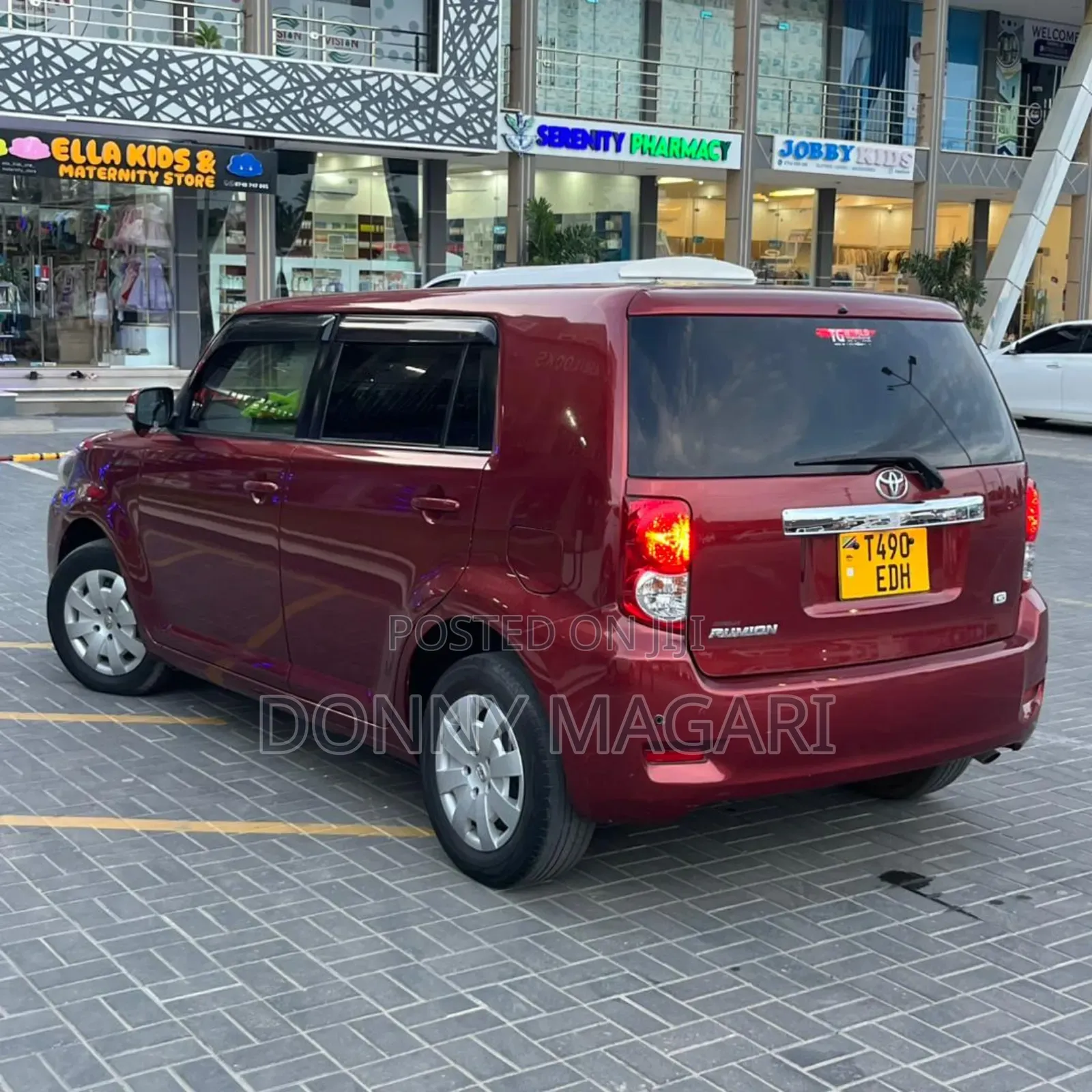Toyota Corolla Rumion Hatchback 1.5 FWD 2010 Maroon