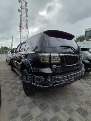 Toyota Fortuner 2.7 RWD 2005 Black