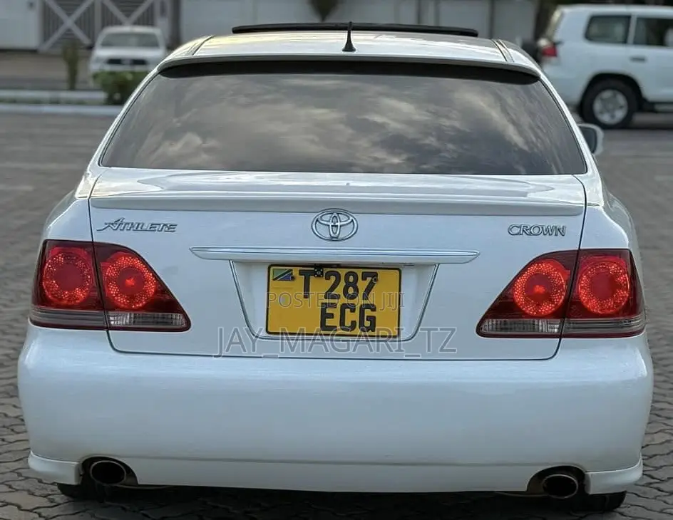 Toyota Crown 2006 White