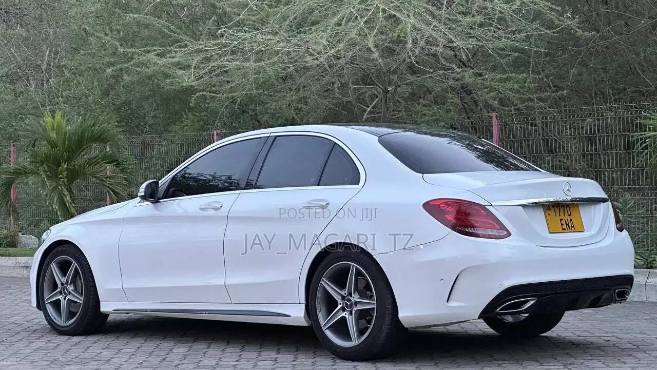 Mercedes-Benz C200 2014 White
