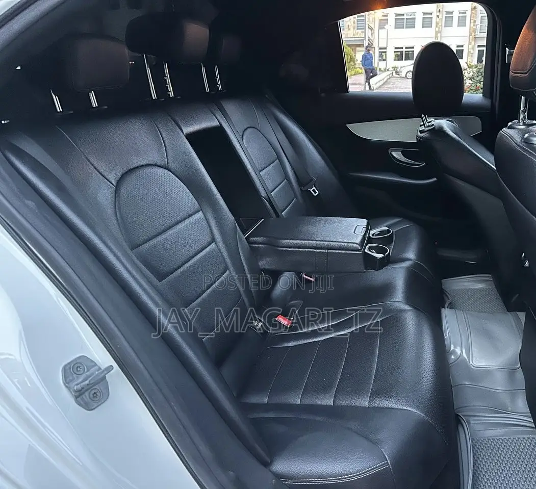 Mercedes-Benz C200 2014 White