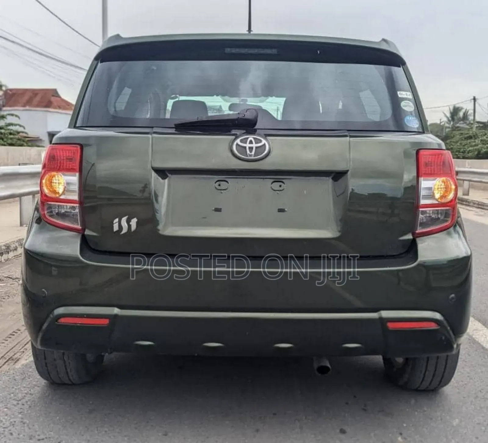 Toyota IST 2011 Gray