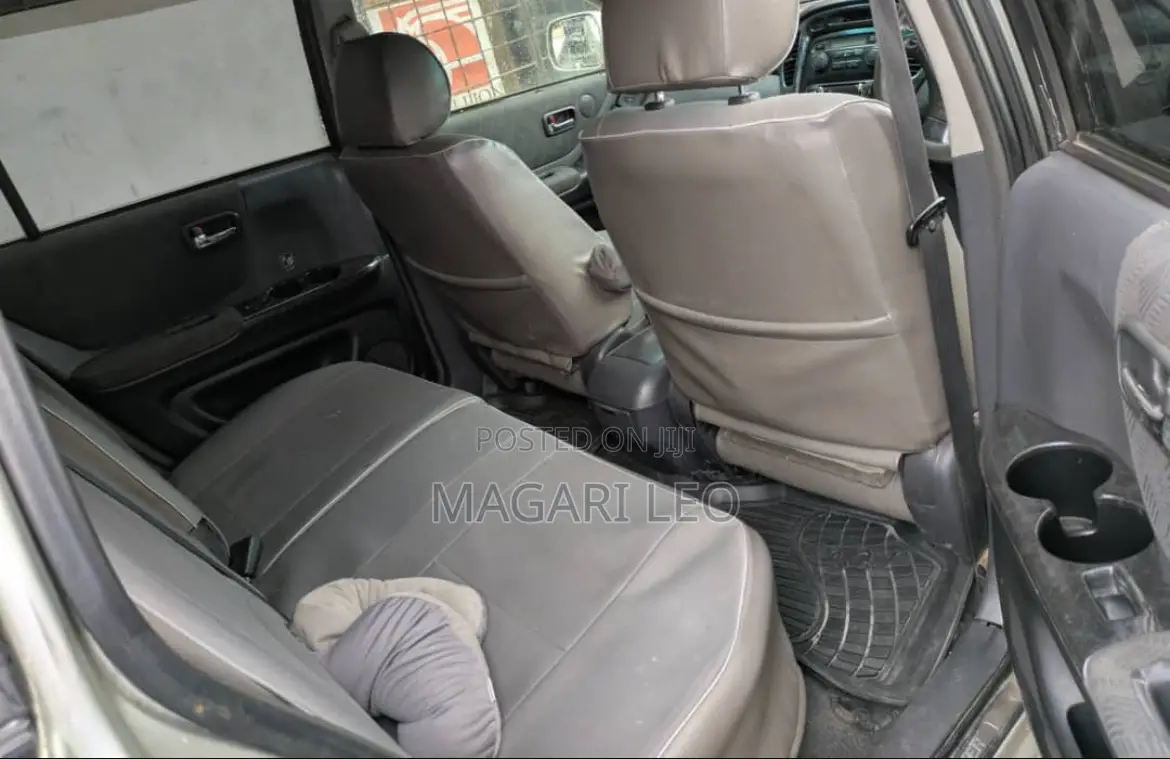 Toyota Kluger 2005 Silver