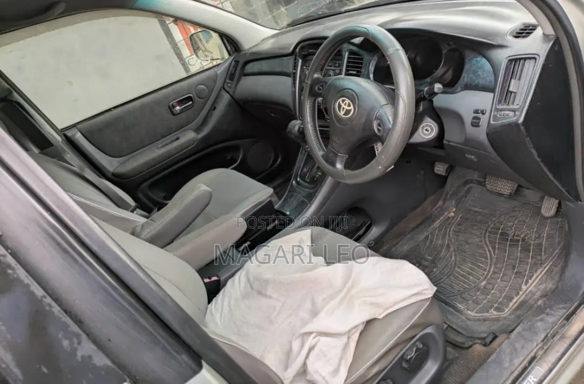 Toyota Kluger 2005 Silver