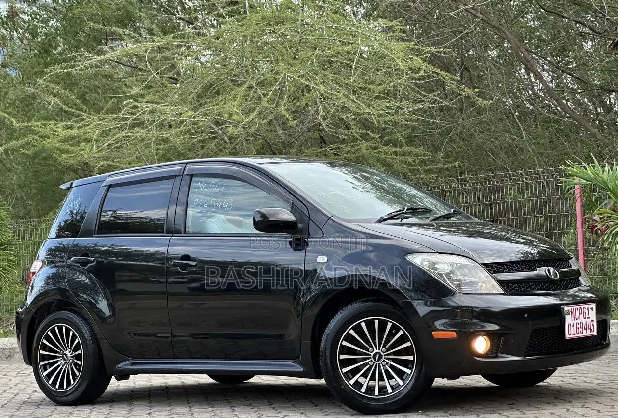 Toyota IST 2007 Black