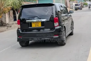 Toyota Corolla Rumion Hatchback 1.5 FWD 2009 Black