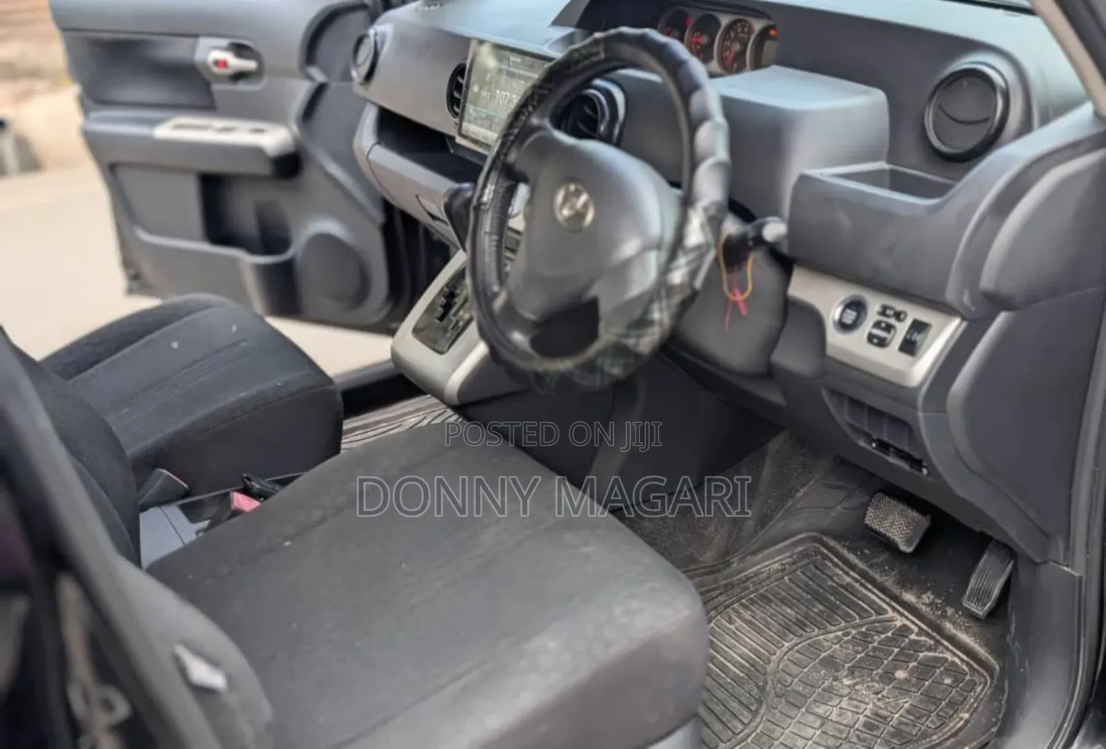 Toyota Corolla Rumion Hatchback 1.5 FWD 2009 Black
