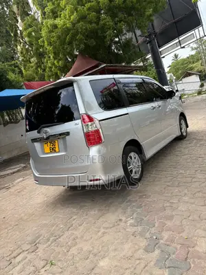 Toyota Noah 2008 Silver